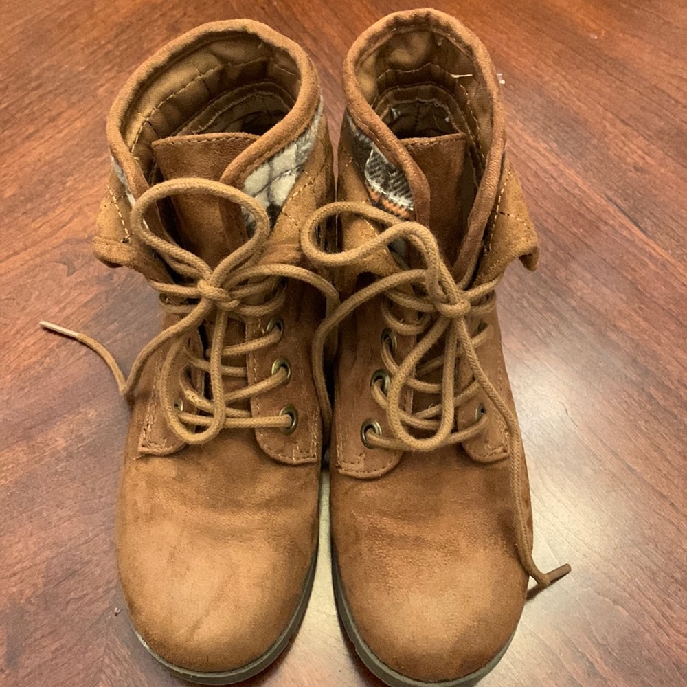 Arizona Brown Suede Booties